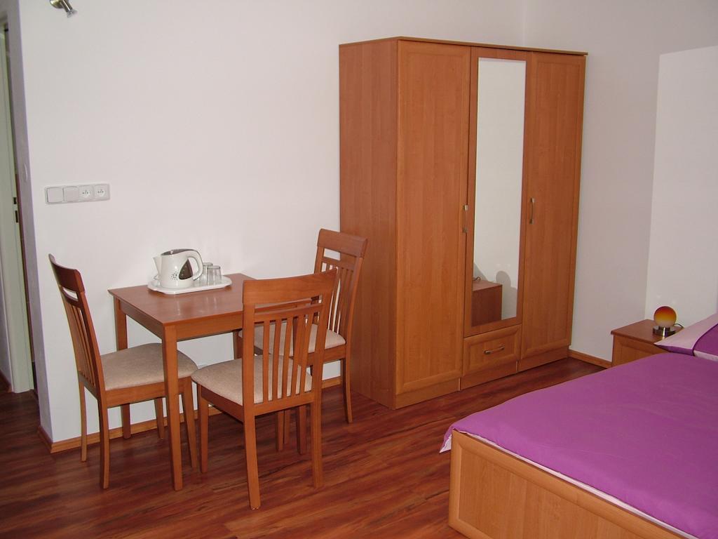 Penzion Rafael Poděbrady Chambre photo